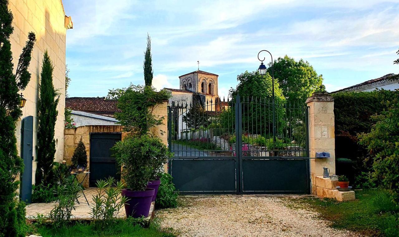Le Clos de l'Amiral Preguillac Extérieur photo
