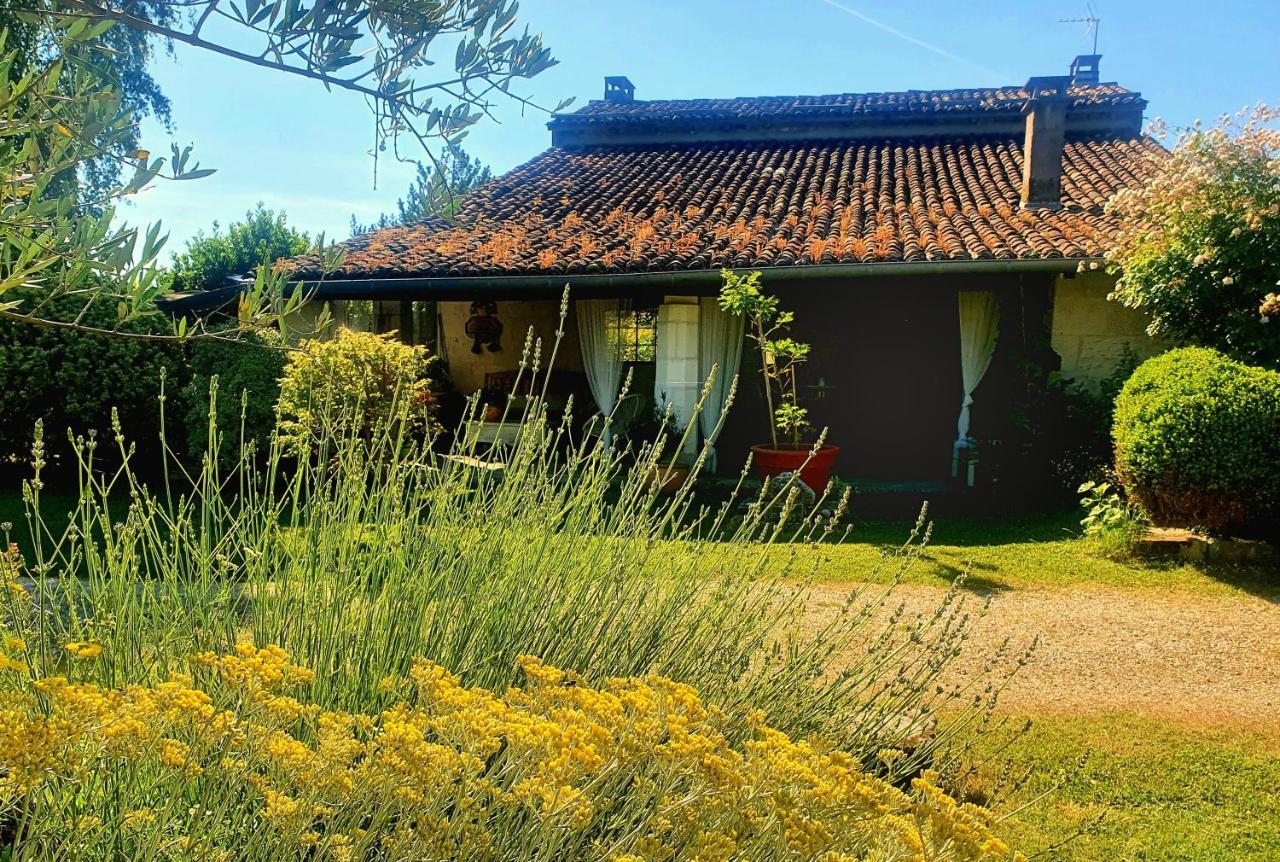 Le Clos de l'Amiral Preguillac Extérieur photo